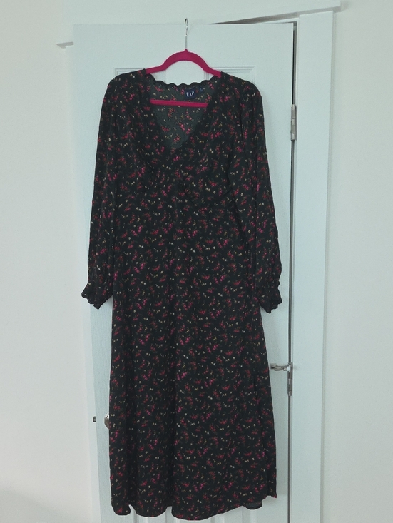 GAP Dresses & Skirts - GAP Black Long Sleeve Midi Dress with Pink Floral Print